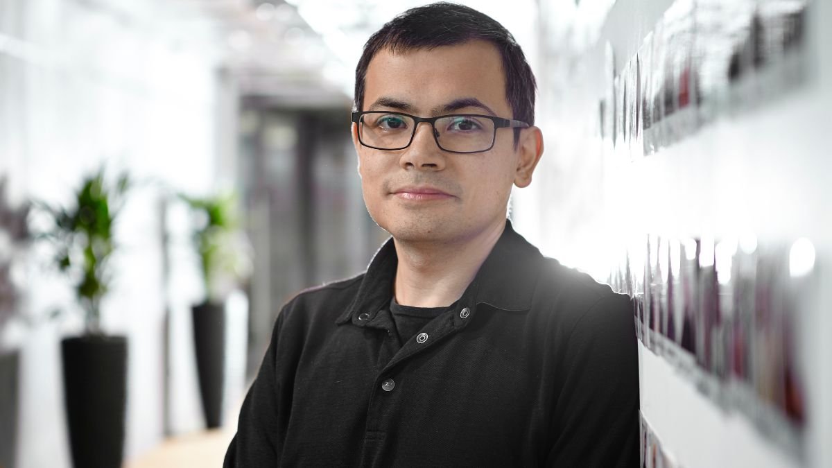 Demis Hassabis Silicon Featured Image By Valley Weekly