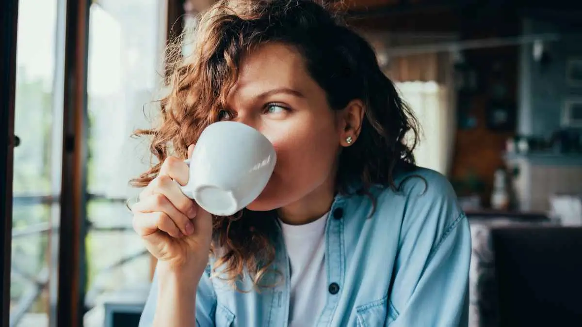 Drinking Very Hot Tea And Coffee Is Dangerous The Risk Of Esophageal Cancer May Increase