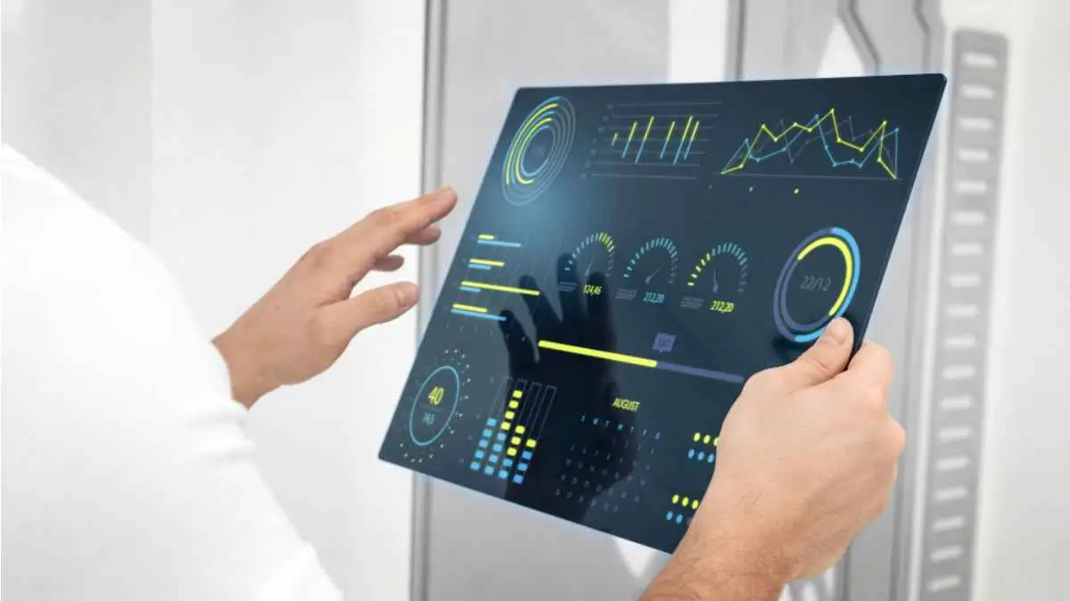 How Data Analytics Improves Business Decisions